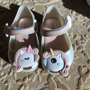 Size 5 unicorn mini Melissa’s EUC